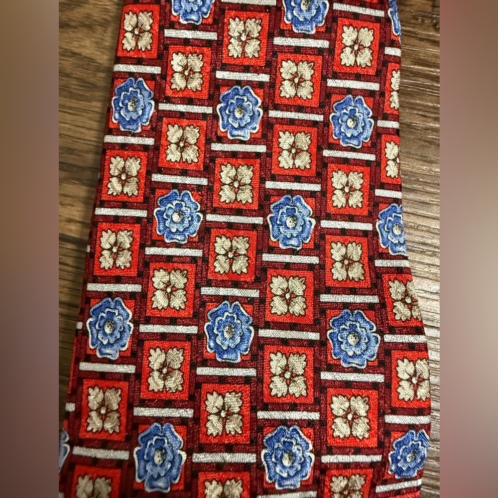 Givenchy Gentleman Paris 100% Silk Tie Red Blue Floral Geometric Pattern Luxury - Picture 1 of 5